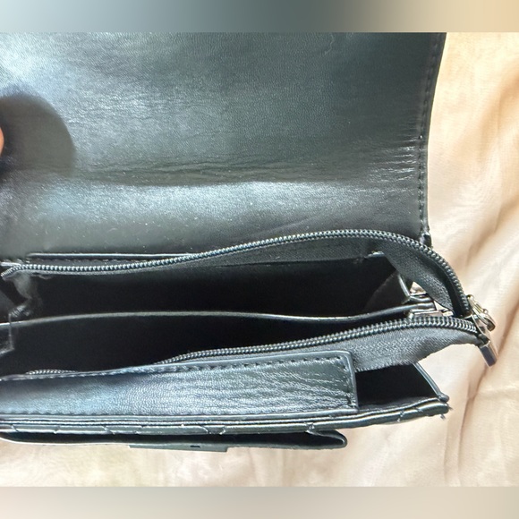 NWOT Elegant Black Quilted Women's Bag - Picture 7 of 7